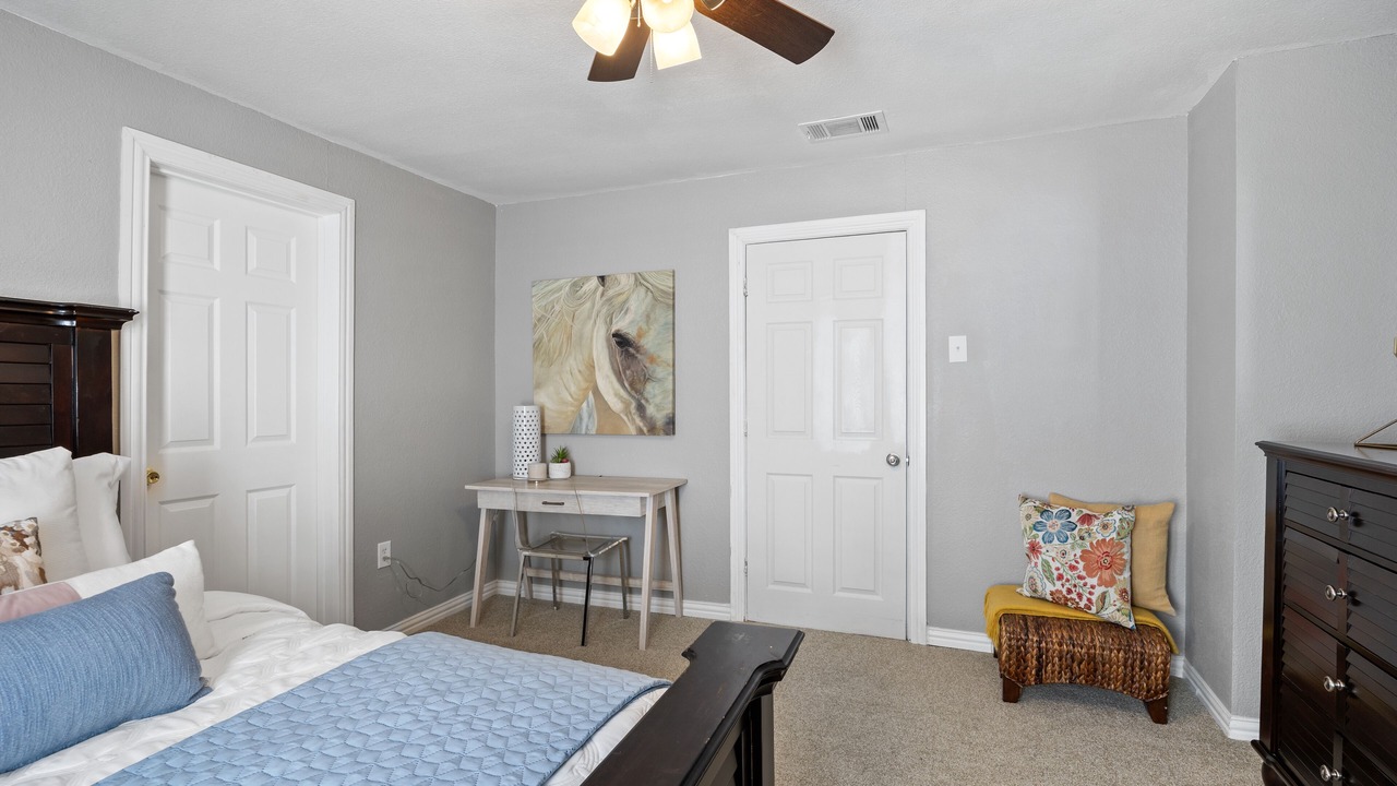 Photo of Bedroom in West Dallas
