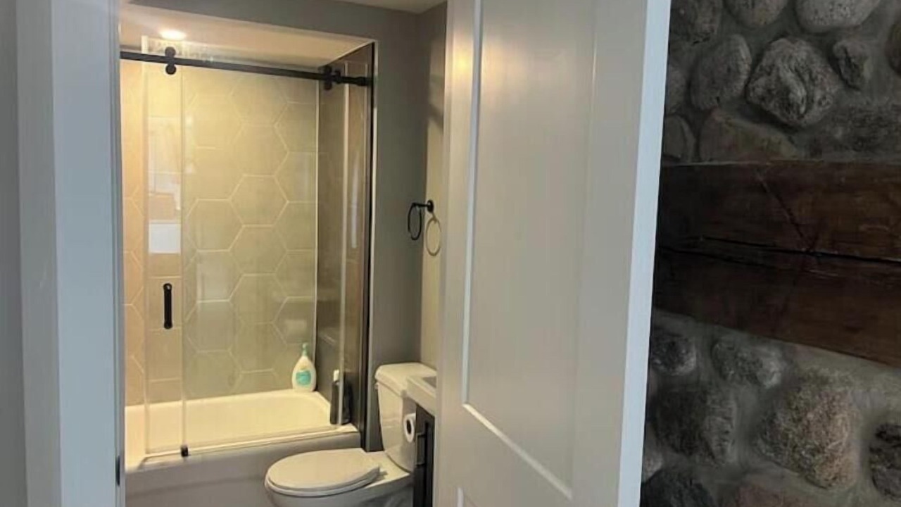 Photo of Bathroom in Glen Williams