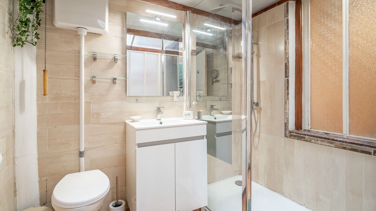 Photo of Bathroom in Cuxac-dʼAude