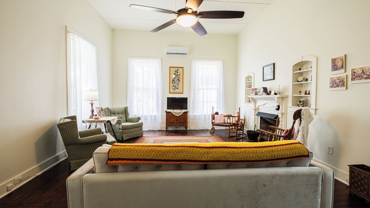 Photo of Bedroom in Plains