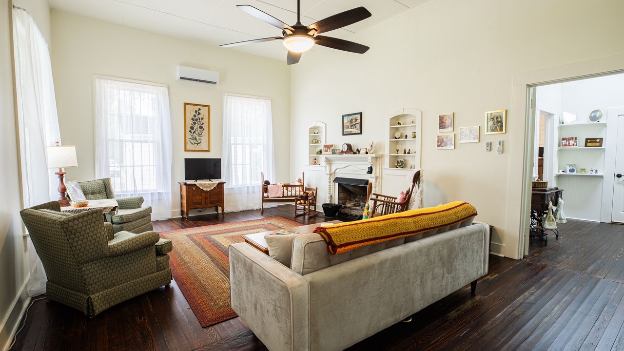 Photo of Bedroom in Plains