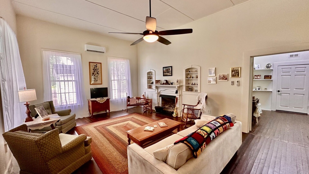 Photo of Bedroom in Plains