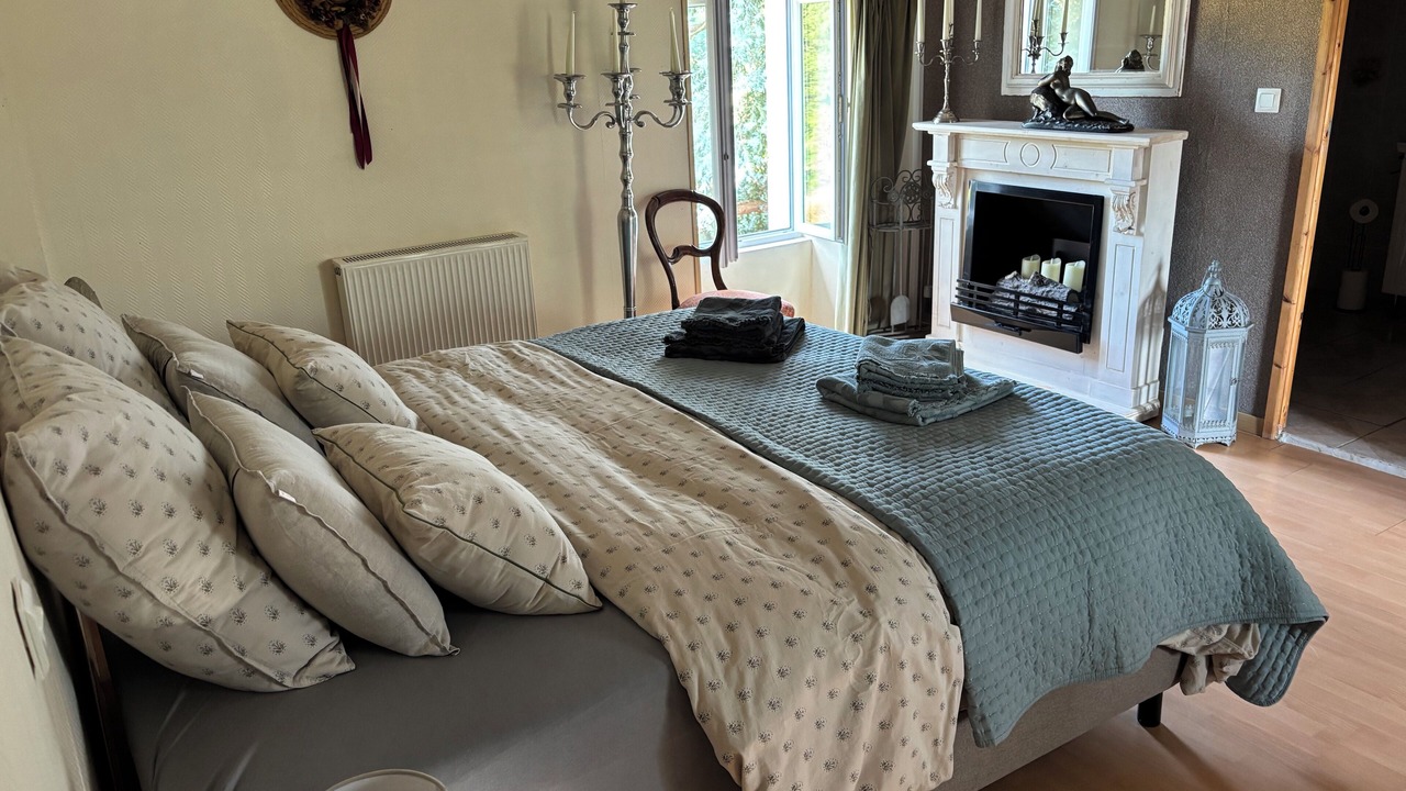 Photo of Bedroom in Saint-Martin-des-Fontaines