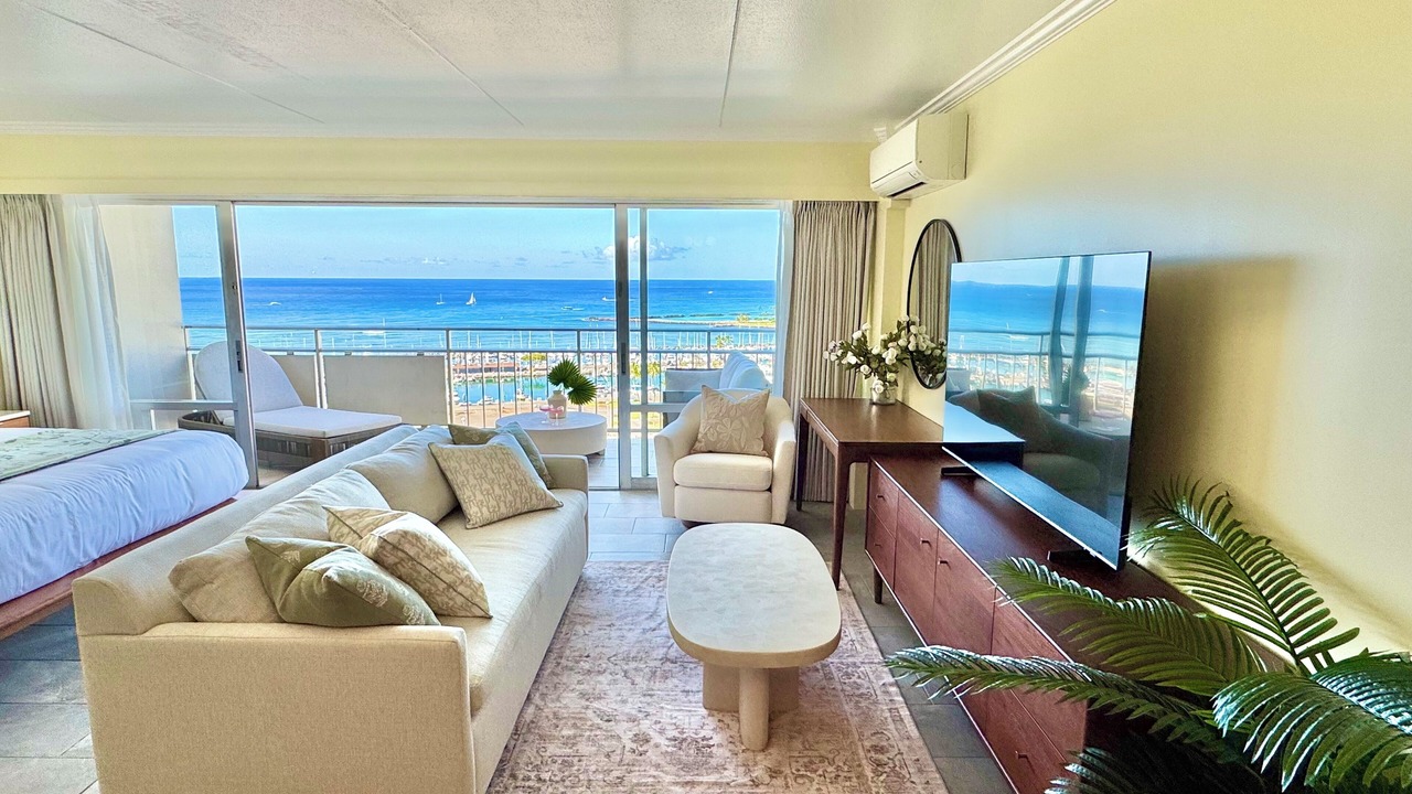 Photo of Livingroom in Waikiki