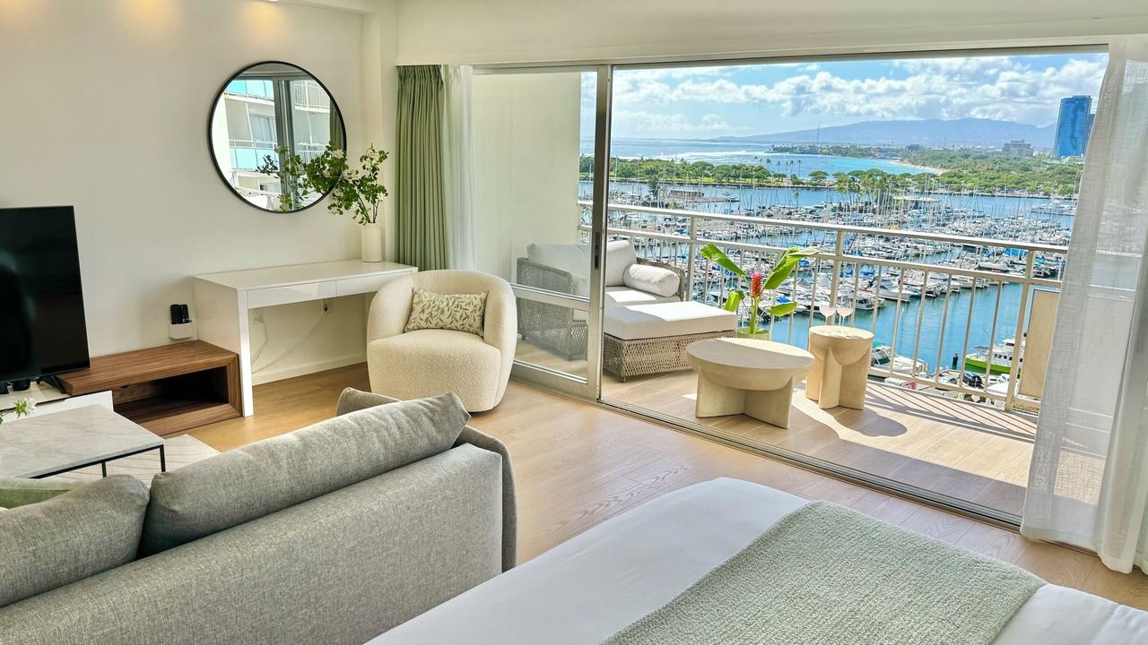 Photo of Livingroom in Waikiki