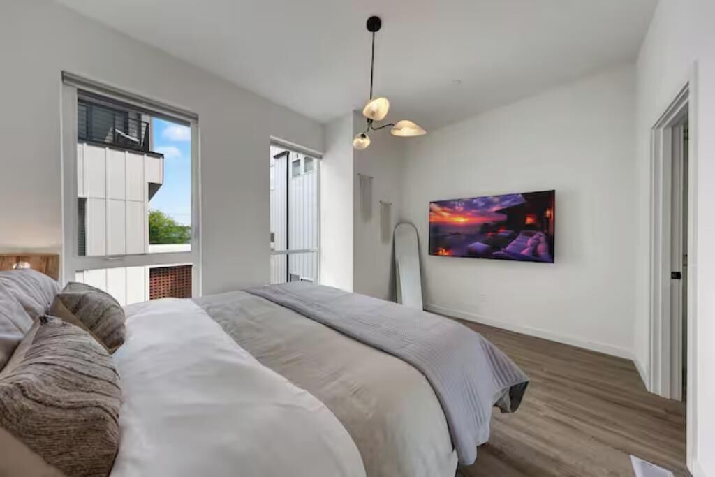 Photo of Bedroom in Broadway