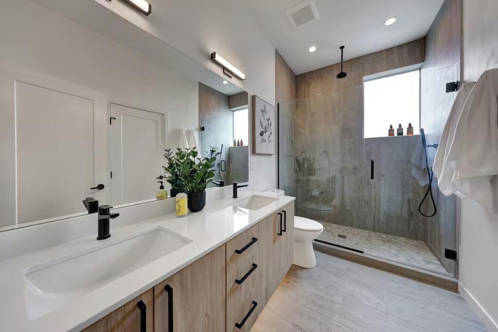 Photo of Bathroom in Broadway