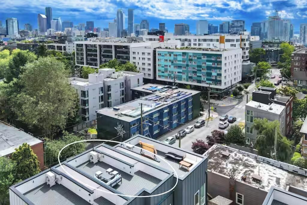 Photo of Outdoor in Broadway