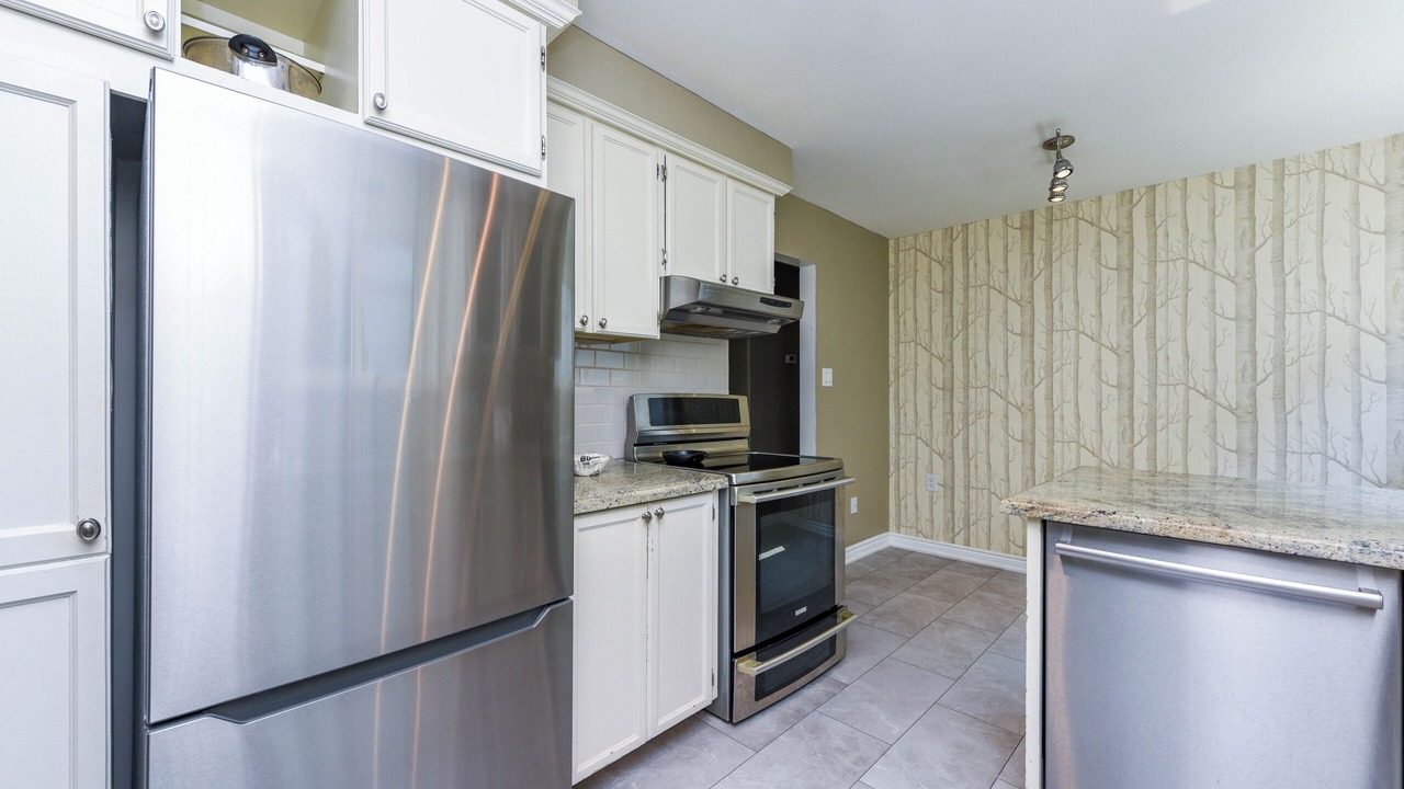 Photo of Kitchen in West Oakville