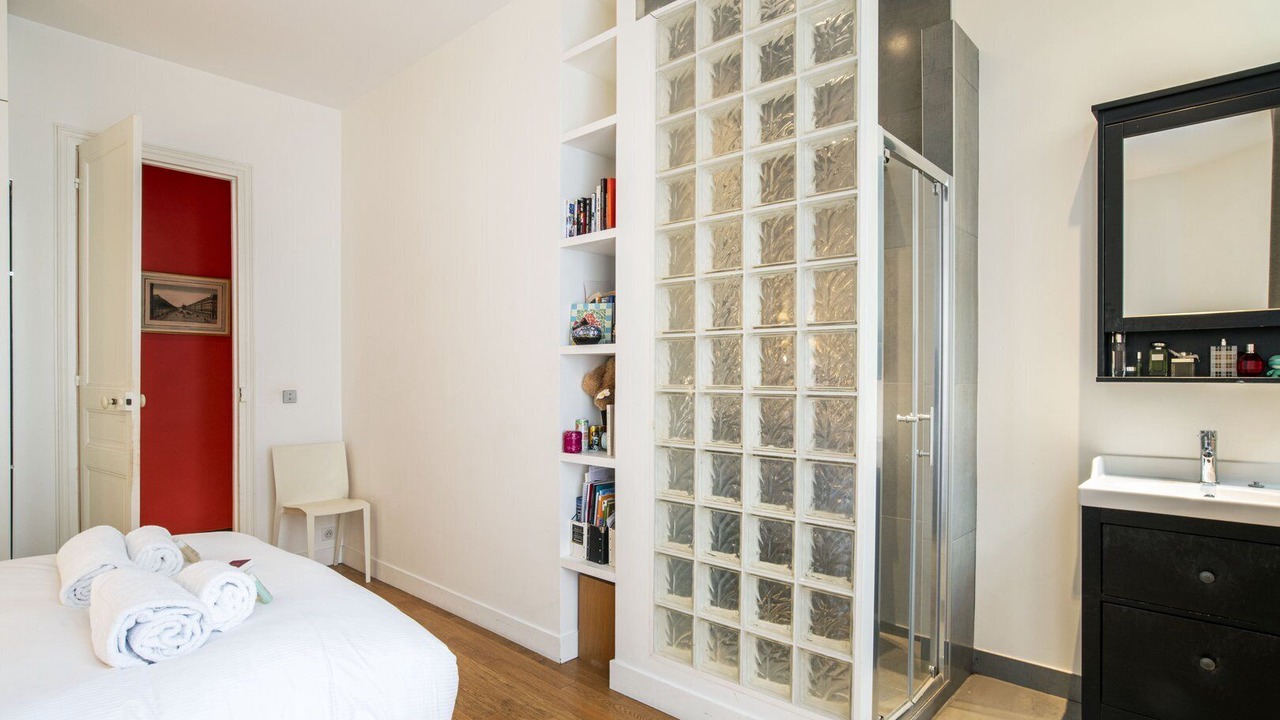 Photo of Bedroom in Notre-Dame-des-Champs