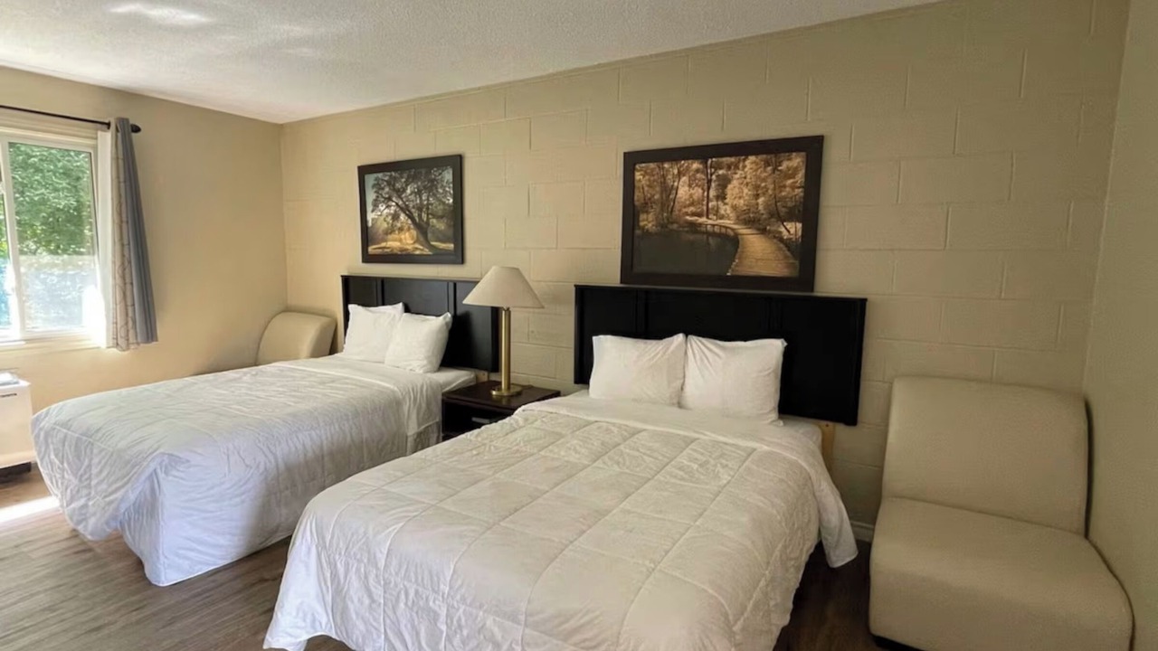 Photo of Bedroom in Colpoys Bay