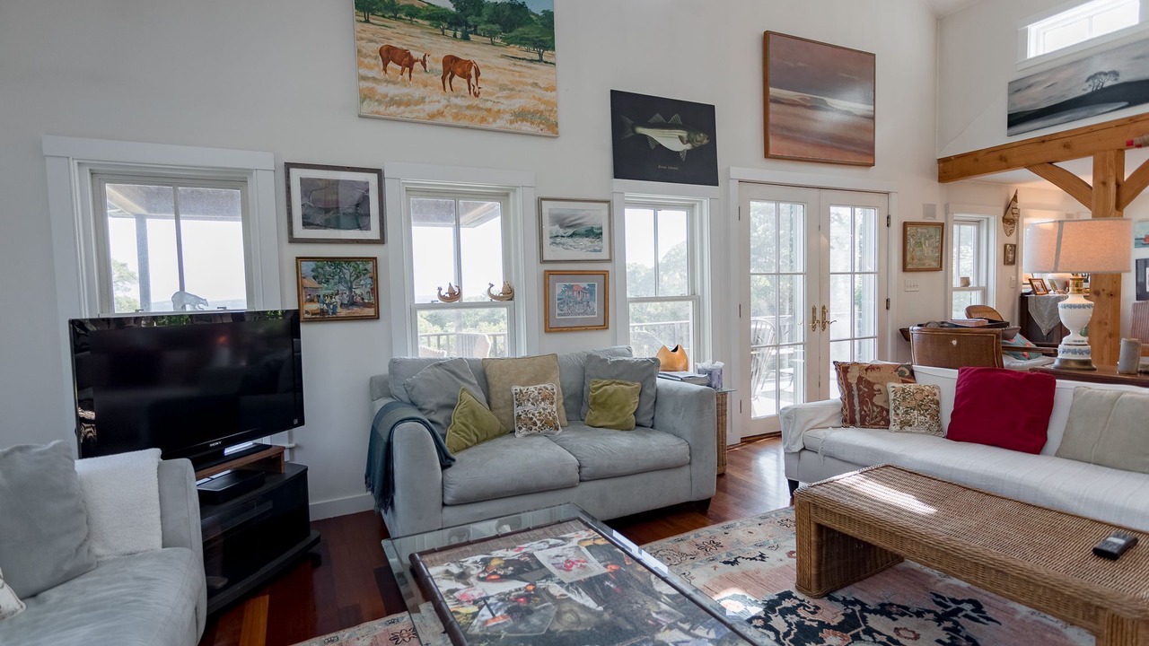 Photo of Livingroom in Aquinnah