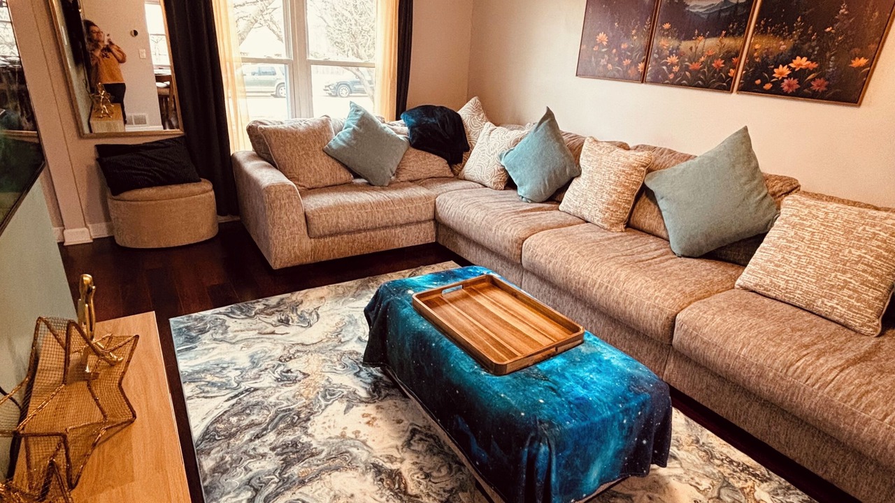 Photo of Livingroom in Aurora