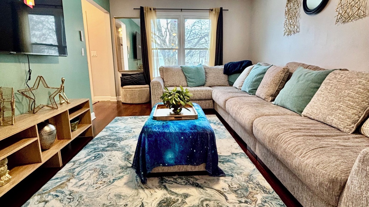 Photo of Livingroom in Aurora