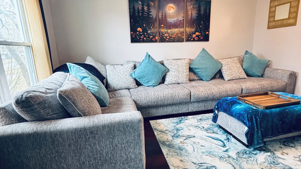 Photo of Livingroom in Aurora