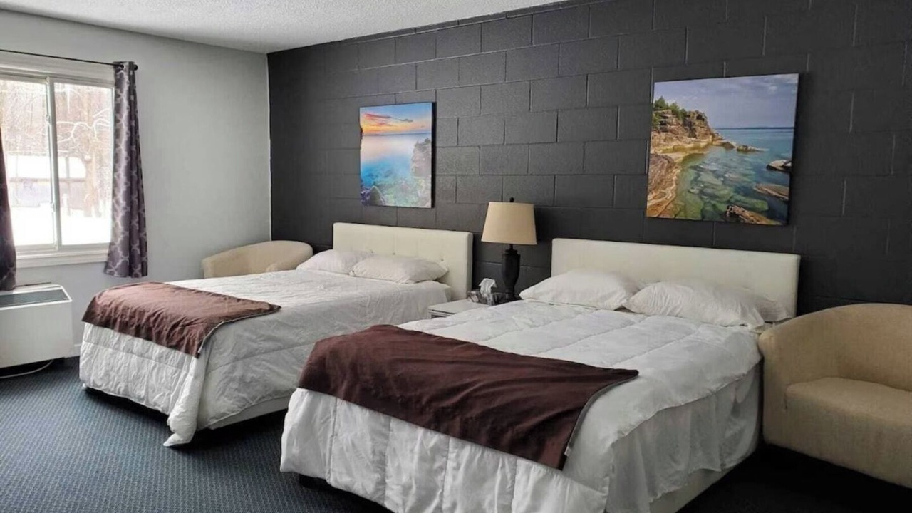 Photo of Bedroom in Colpoys Bay