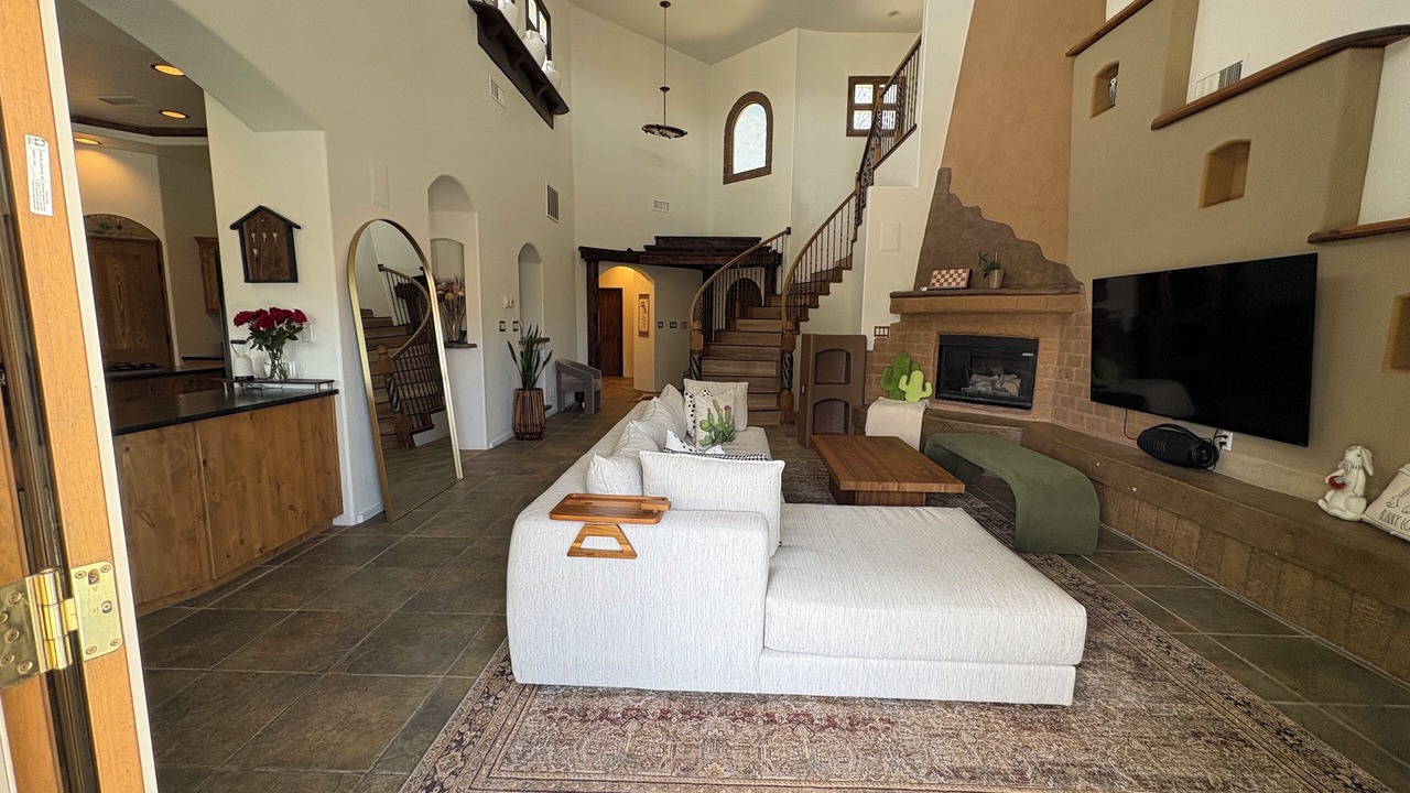Photo of Livingroom in Taylor Ranch