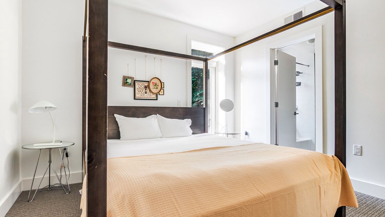 Photo of Bedroom in Navy Yard