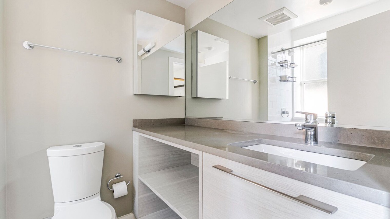 Photo of Bathroom in Navy Yard