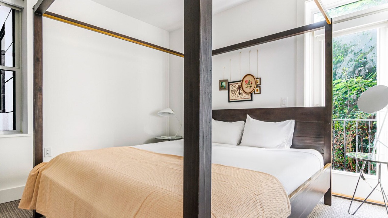 Photo of Bedroom in Navy Yard