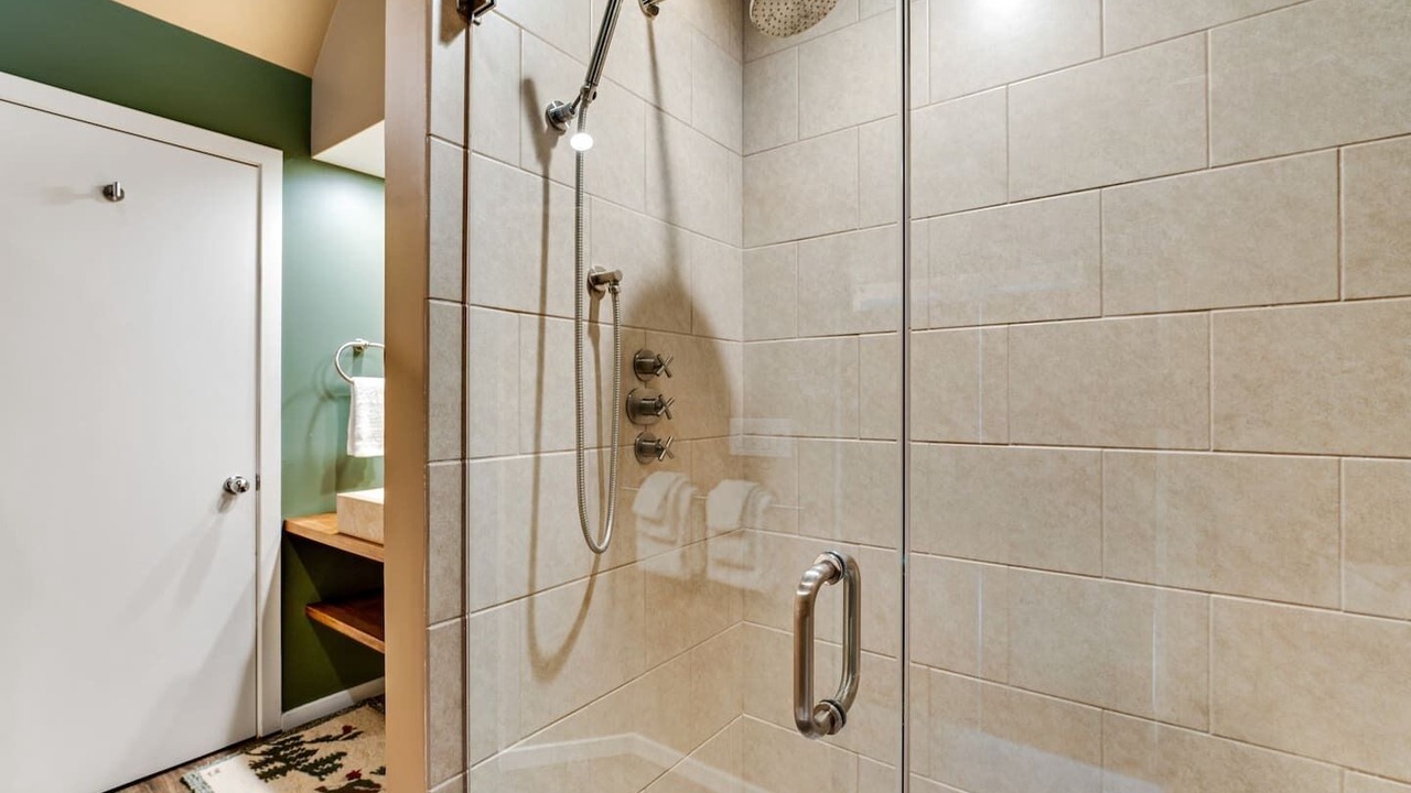 Photo of Bathroom in Warren