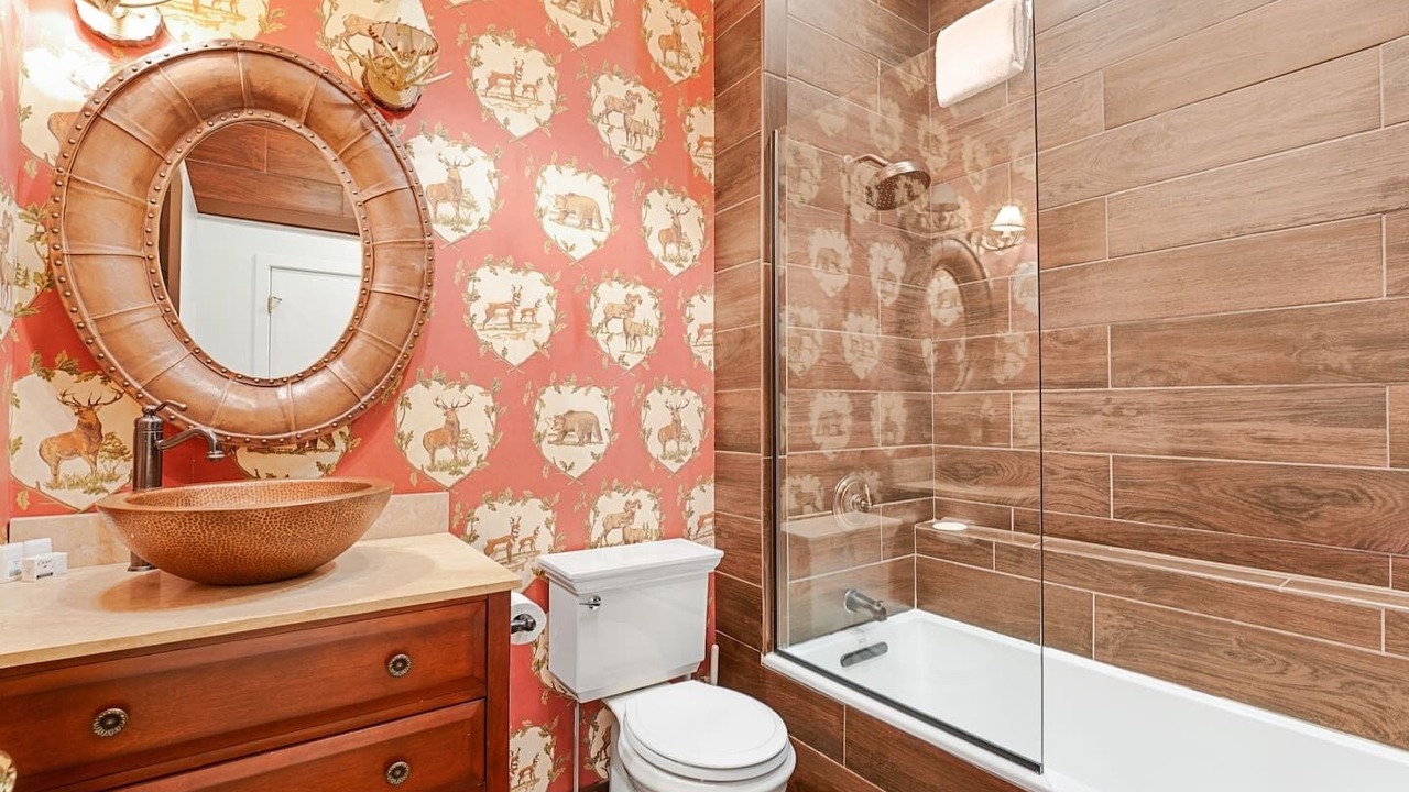 Photo of Bathroom in Warren