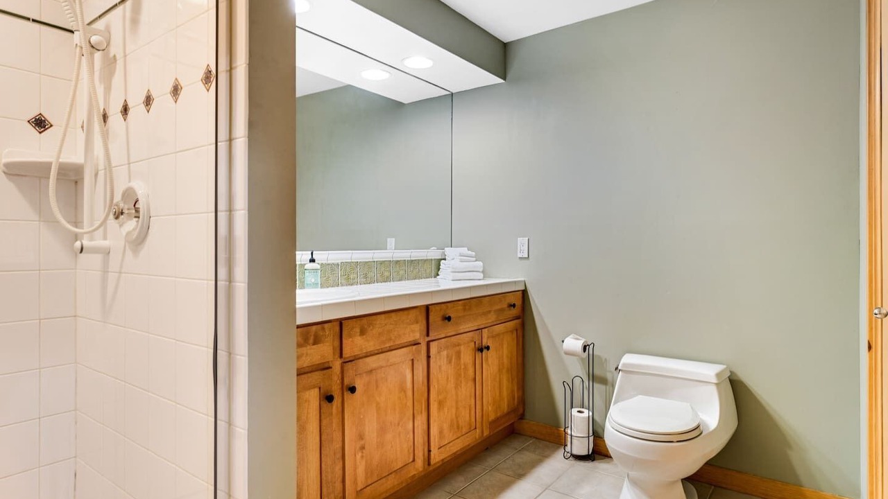 Photo of Bathroom in Warren