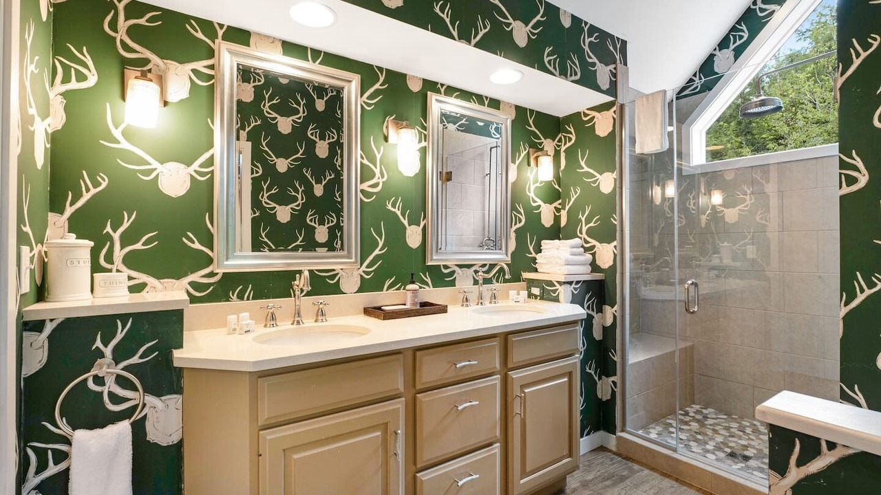Photo of Bathroom in Warren