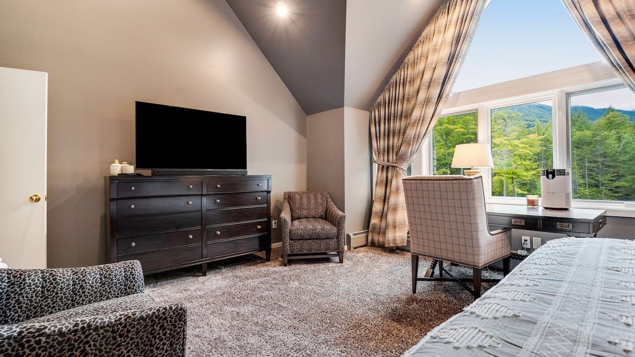Photo of Livingroom in Warren