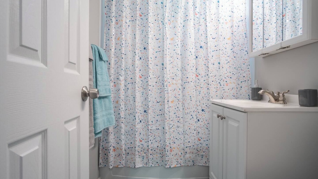 Photo of Bathroom in Stockade Historic District