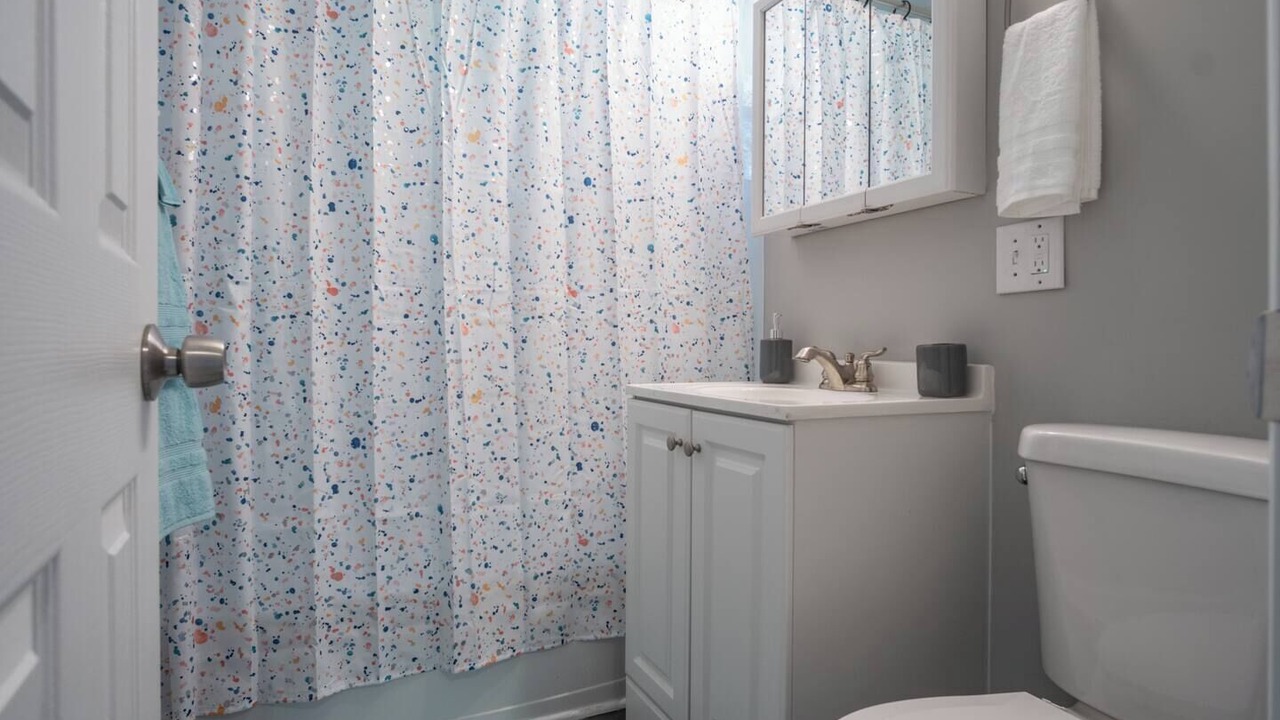 Photo of Bathroom in Stockade Historic District