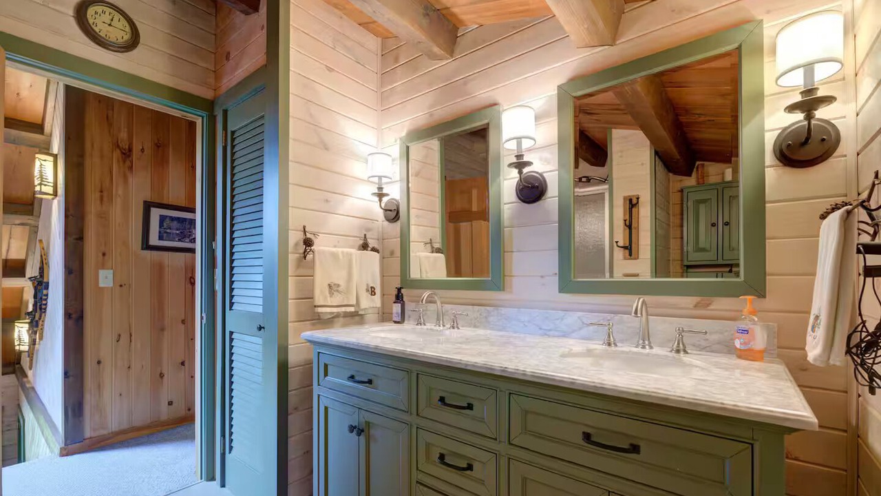 Photo of Bathroom in Speculator