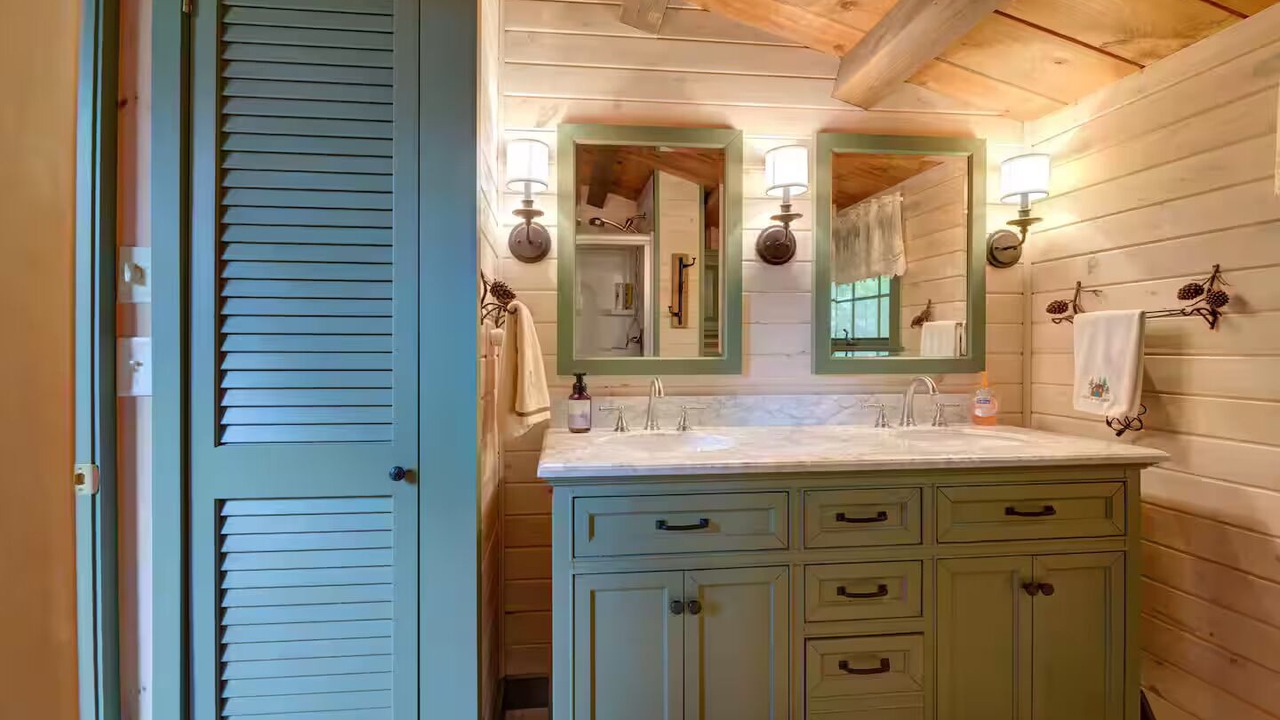 Photo of Bathroom in Speculator