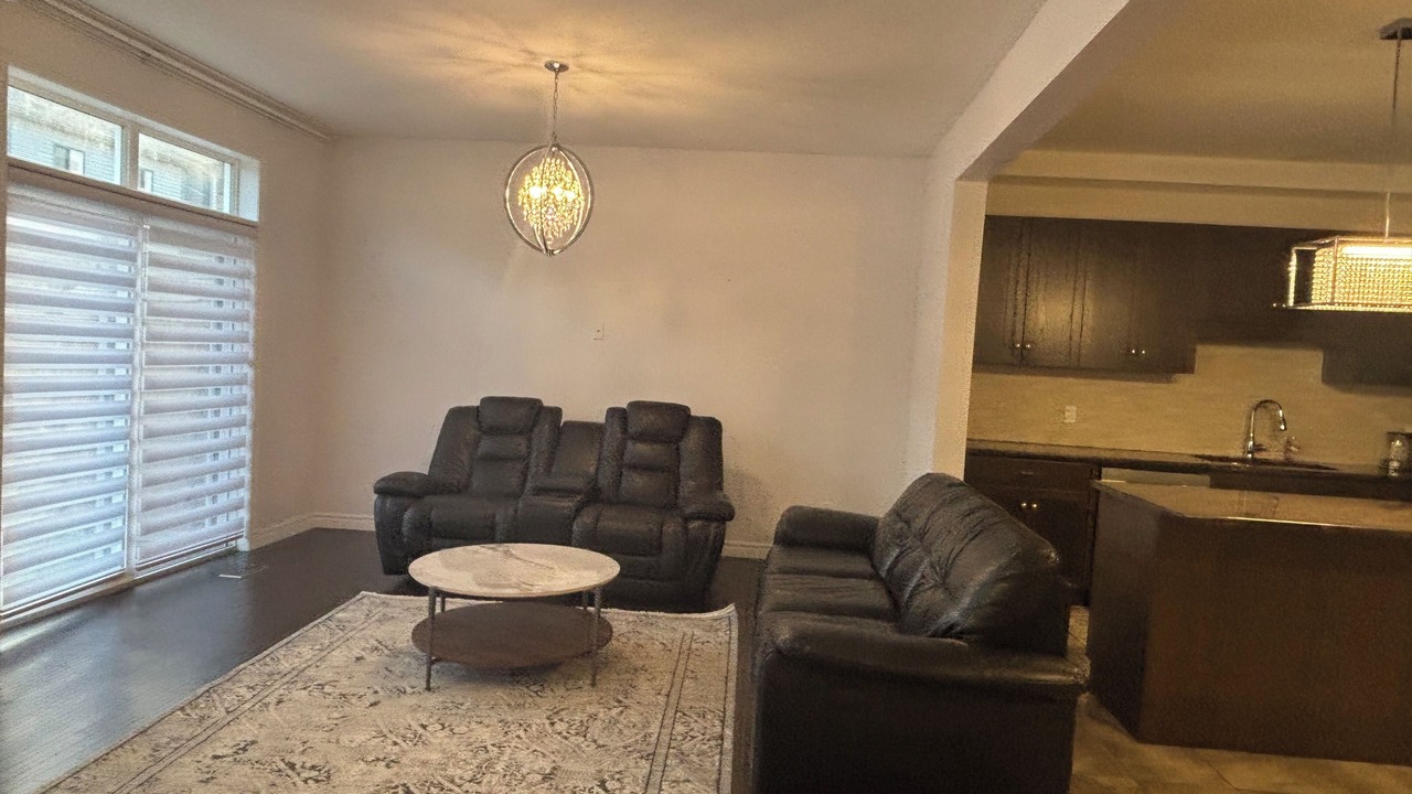 Photo of Livingroom in Grand River South