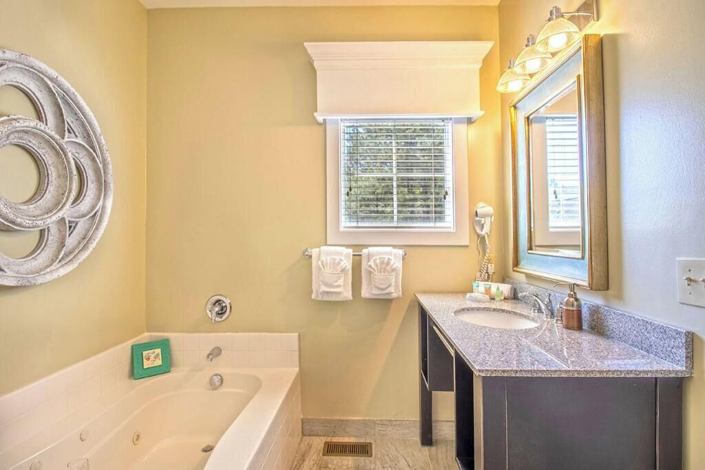 Photo of Bathroom in Lackey