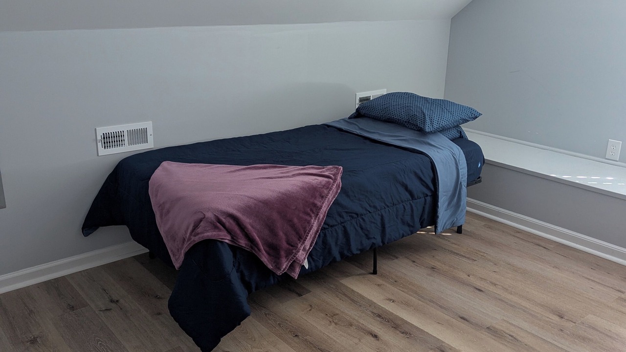 Photo of Bedroom in Oak Ridge
