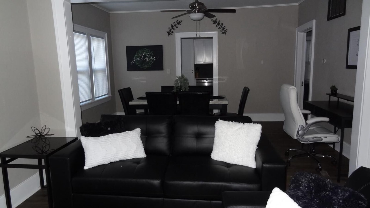 Photo of Livingroom in Enid