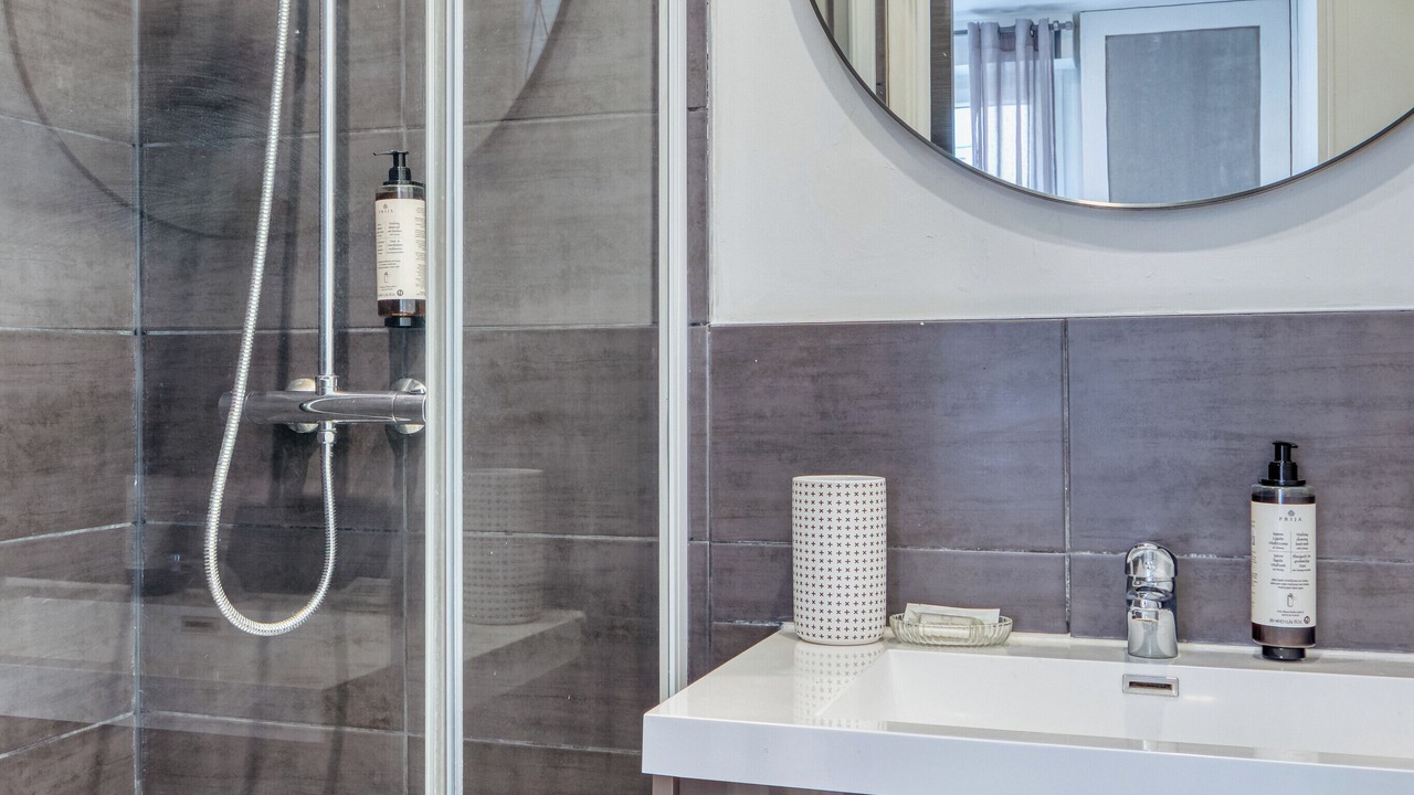 Photo of Bathroom in Quartier Vieux Marche-Cathedrale