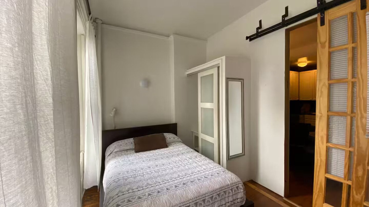 Photo of Bedroom in Tudor City