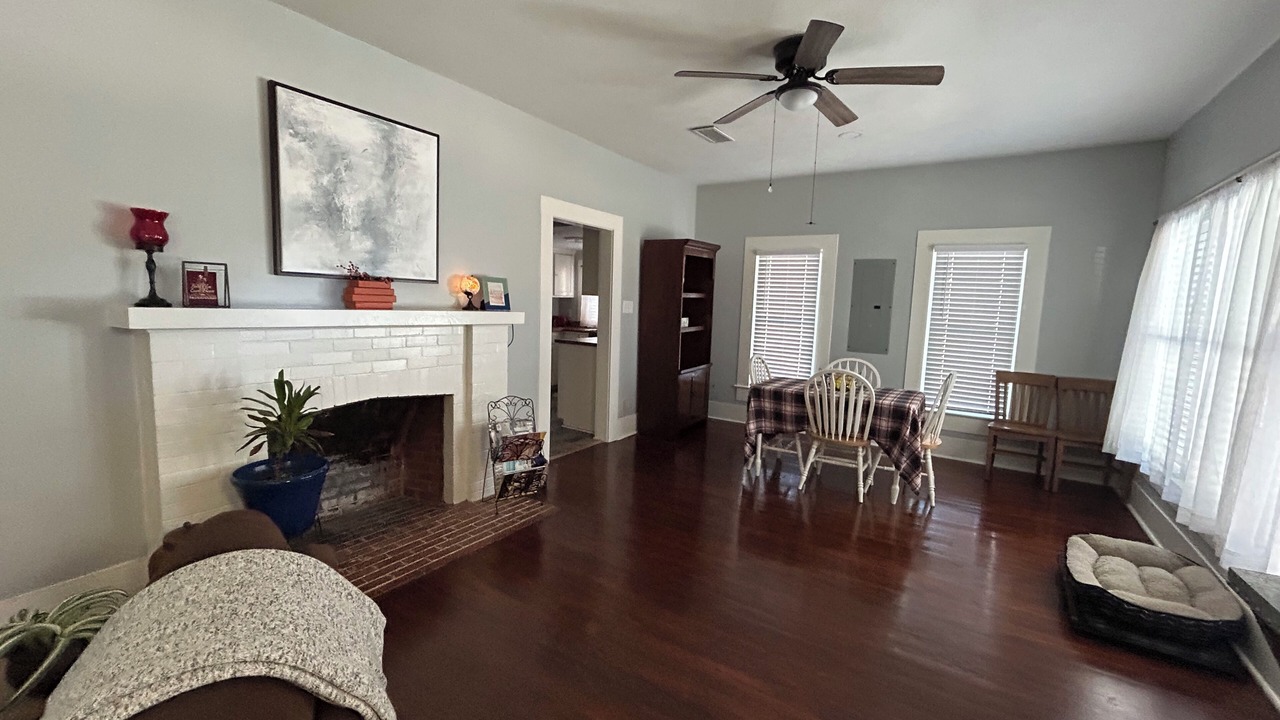 Photo of Livingroom in Nacogdoches