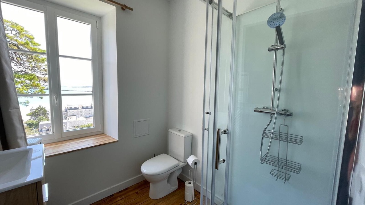 Photo of Bathroom in Saint-Cast-le-Guildo