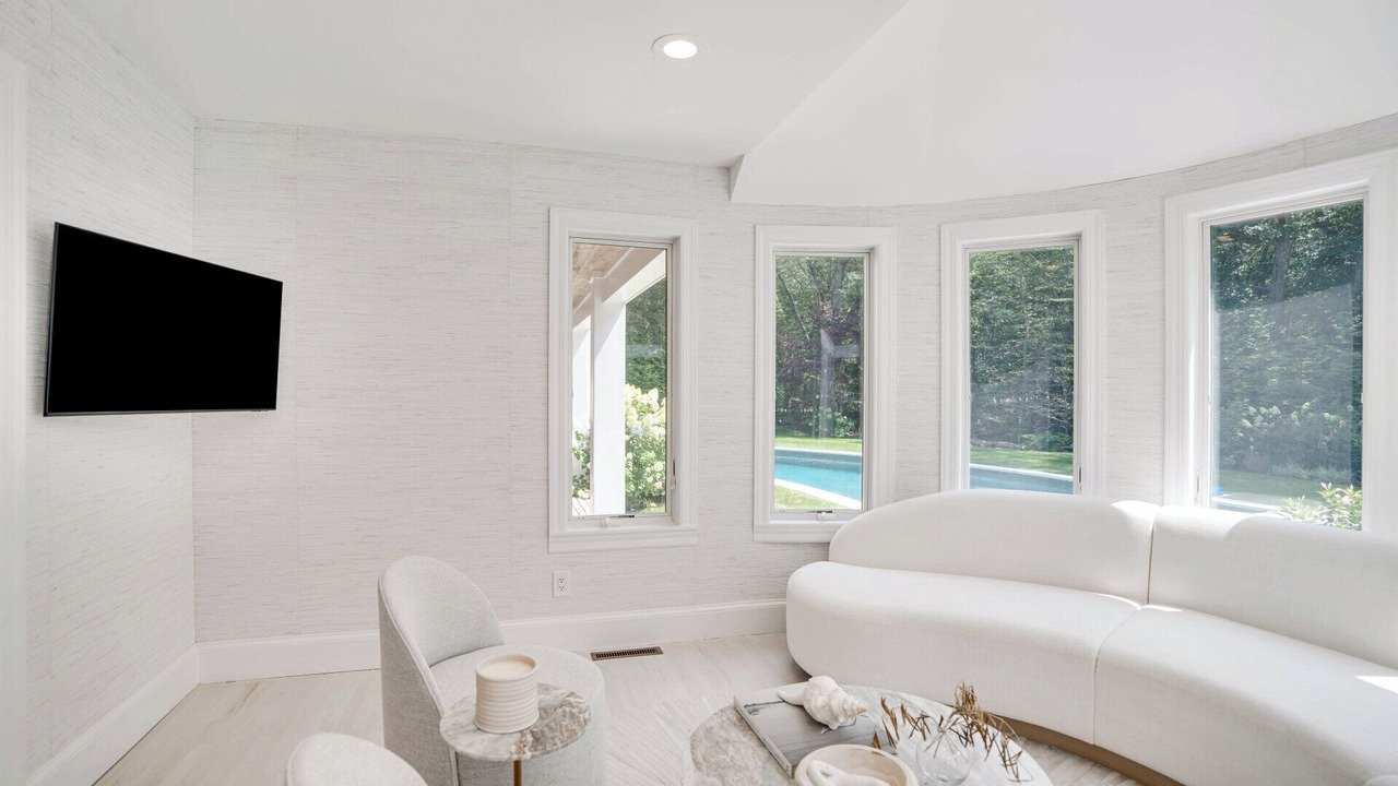 Photo of Livingroom in Amagansett North