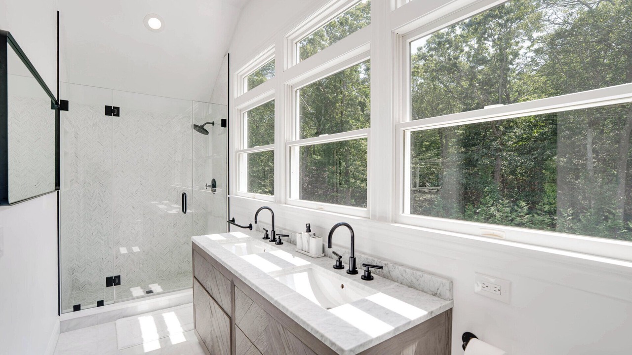 Photo of Bathroom in Amagansett North