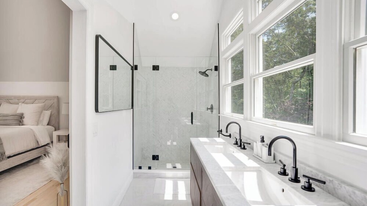Photo of Bathroom in Amagansett North
