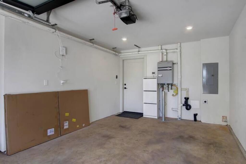 Photo of Others in East Queen Anne