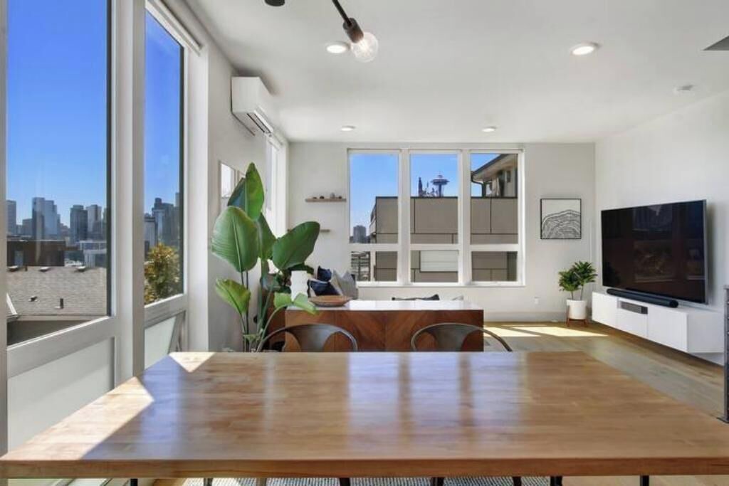 Photo of Others in East Queen Anne