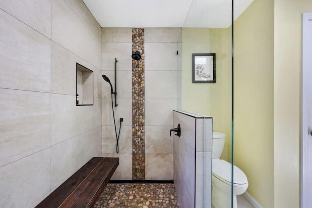 Photo of Bathroom in Maple Leaf