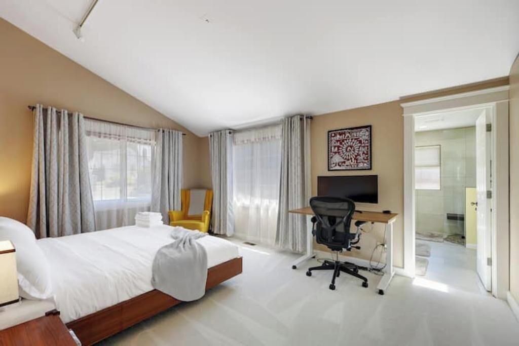 Photo of Bedroom in Maple Leaf