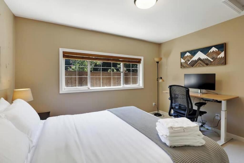 Photo of Bedroom in Maple Leaf