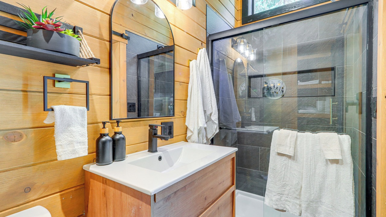 Photo of Bathroom in Athol